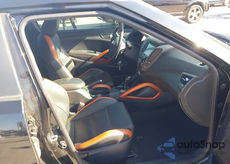 2016 Hyundai Veloster Turbo z USA, uszkodzony, nr VIN KMHTC6AEXGU254265